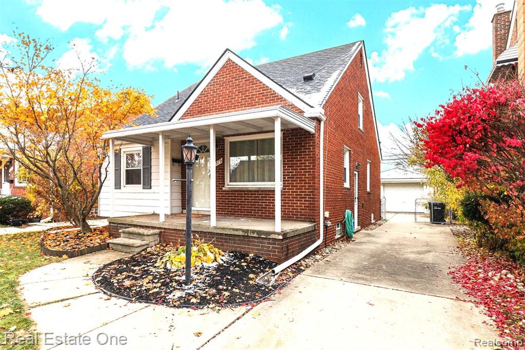 15579 Keppen Avenue, Allen Park, MI 48101