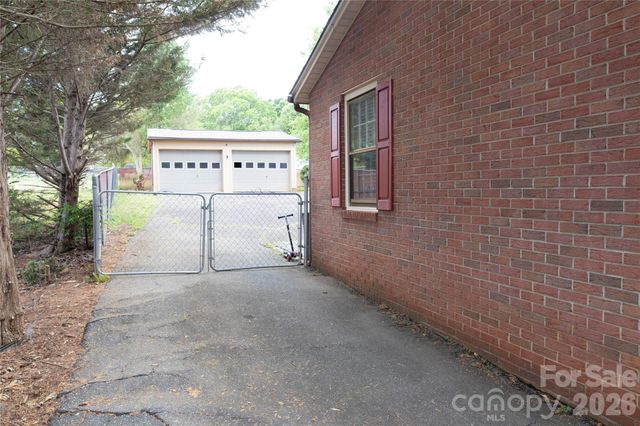 100 Woodward Avenue, Morganton, NC 28655