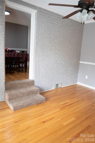 100 Woodward Avenue, Morganton, NC 28655