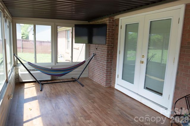 100 Woodward Avenue, Morganton, NC 28655