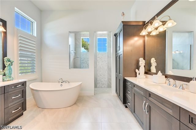 14338 Laguna Springs LN, Naples, FL 34114