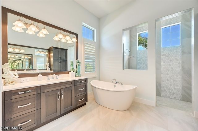 14338 Laguna Springs LN, Naples, FL 34114