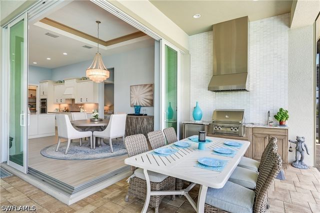 14338 Laguna Springs LN, Naples, FL 34114