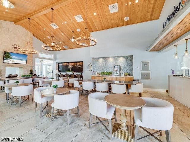 14338 Laguna Springs LN, Naples, FL 34114