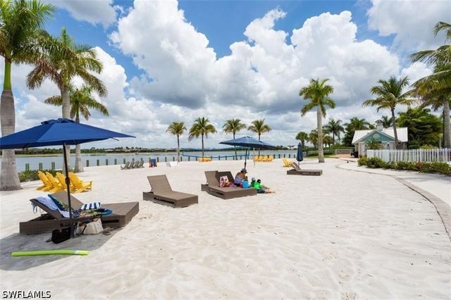 14338 Laguna Springs LN, Naples, FL 34114