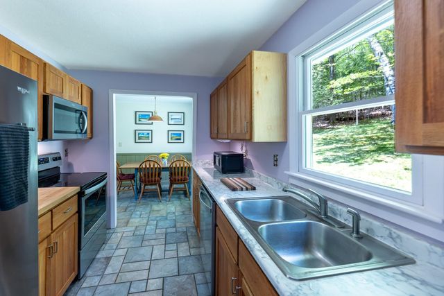 852 Quail John Road, Thetford, VT 05043