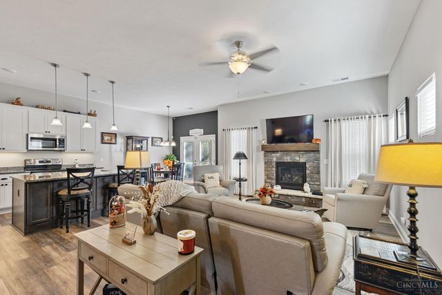 1130 Silversmith Way, Lebanon, OH 45036