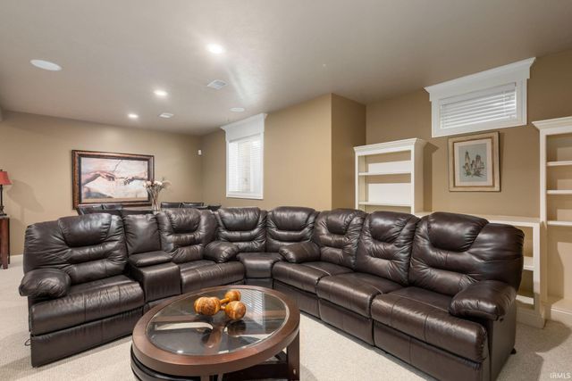 18476 Summer Wind Lane, South Bend, IN 46637