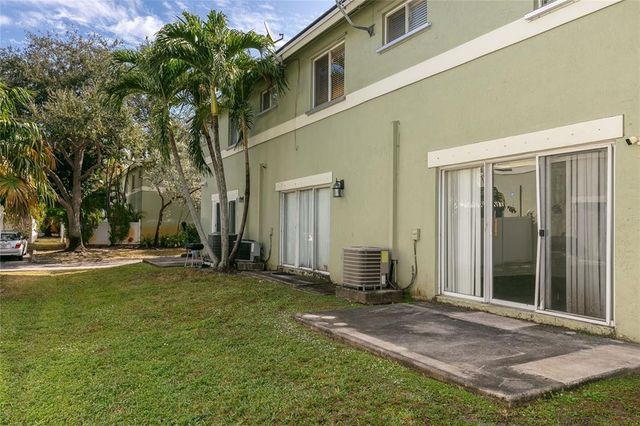 159 Hidden Court Road I-49, Hollywood, FL 33023
