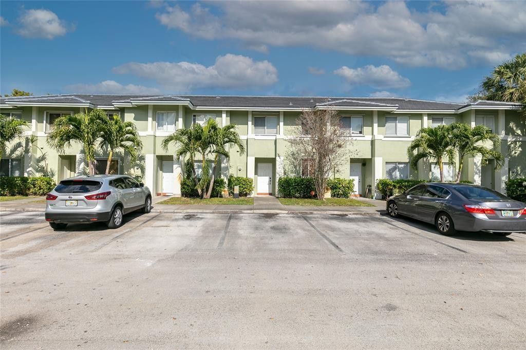 159 Hidden Court Road I-49, Hollywood, FL 33023