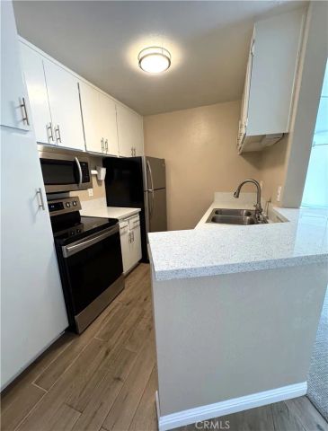 660 The Village 309, Redondo Beach, CA 90277