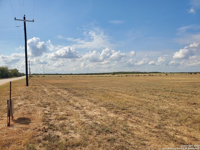 848-1196 County Road 1670, Moore, TX 78057