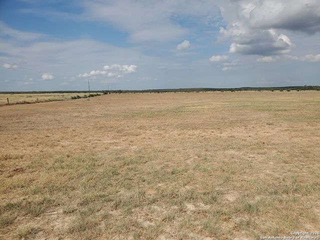 848-1196 County Road 1670, Moore, TX 78057