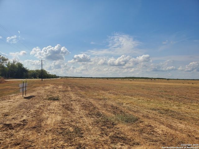 848-1196 County Road 1670, Moore, TX 78057