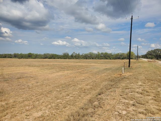 848-1196 County Road 1670, Moore, TX 78057