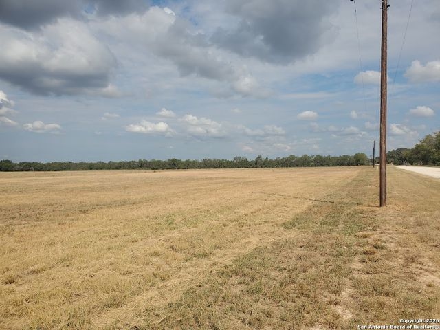 848-1196 County Road 1670, Moore, TX 78057