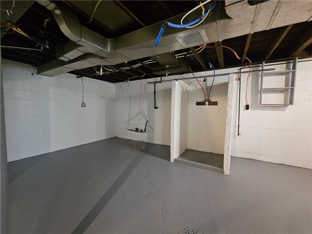 3200 Motor St, Sheraden, PA 15204