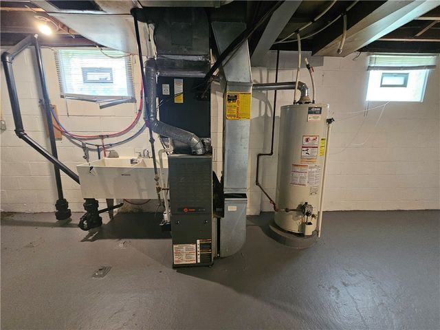 3200 Motor St, Sheraden, PA 15204