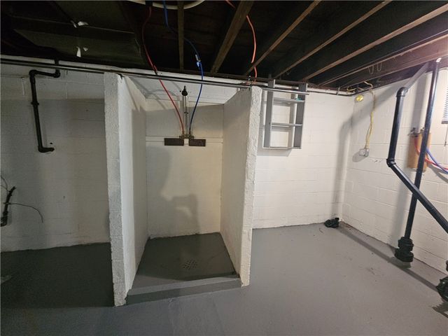 3200 Motor St, Sheraden, PA 15204