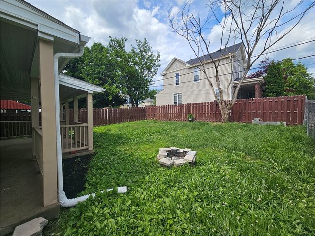 3200 Motor St, Sheraden, PA 15204