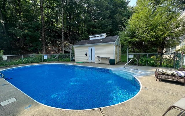 20 South Street 6, Bethel, CT 06801