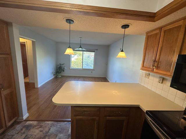 20 South Street 6, Bethel, CT 06801