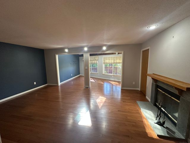 20 South Street 6, Bethel, CT 06801