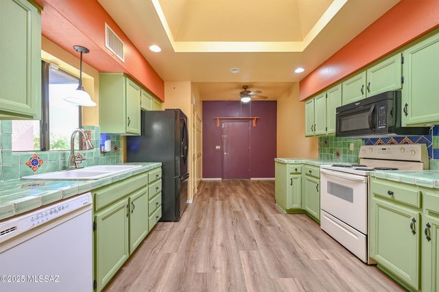 840 W Calle De Emilia, Green Valley, AZ 85614