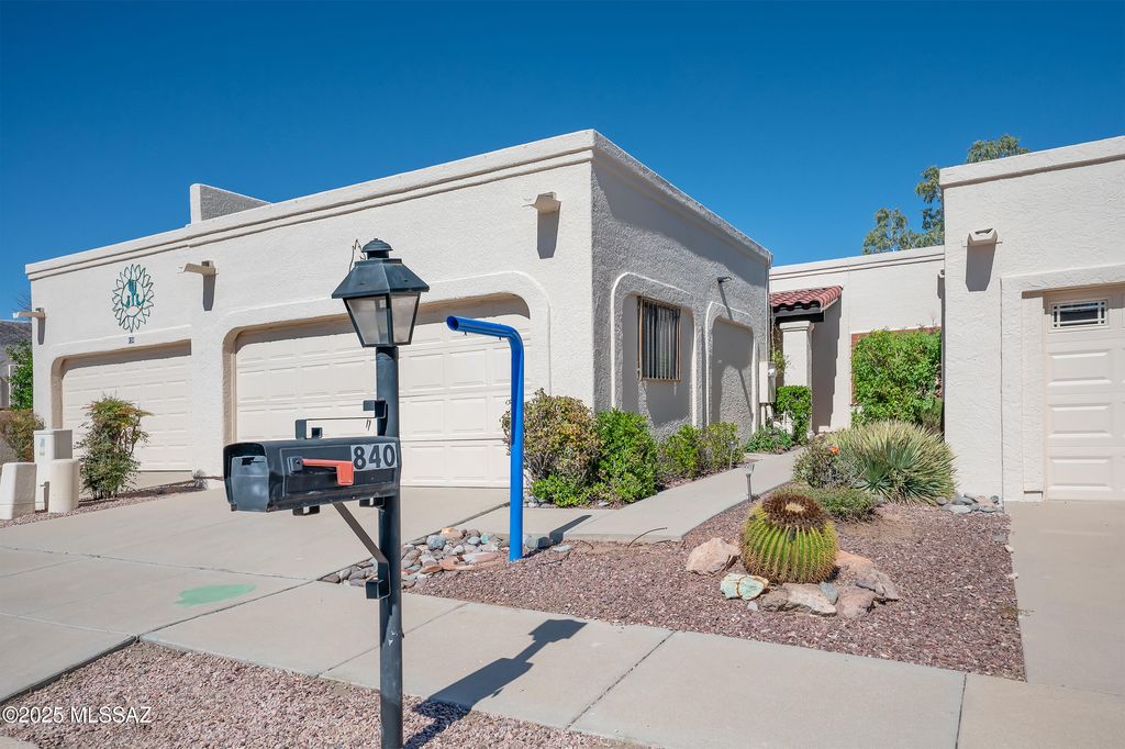 840 W Calle De Emilia, Green Valley, AZ 85614