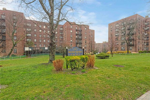 25-34 Union Street 2D, Flushing, NY 11354