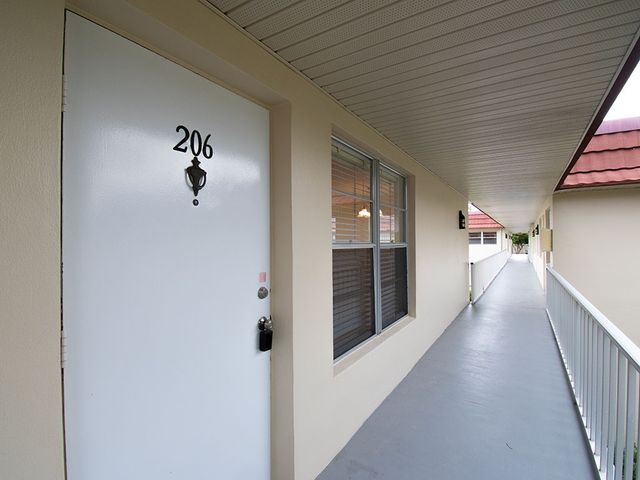 28 Pine Arbor Lane 206, Vero Beach, FL 32962