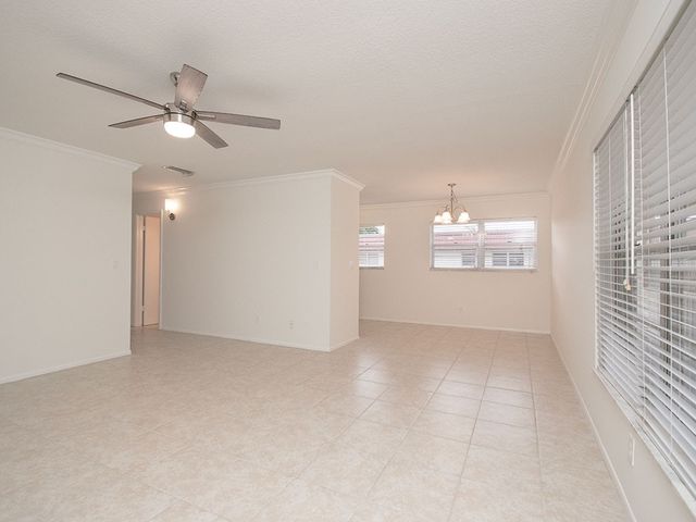 28 Pine Arbor Lane 206, Vero Beach, FL 32962