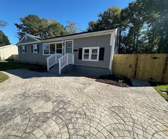 2933 Pinewood DR, Virginia Beach, VA 23452