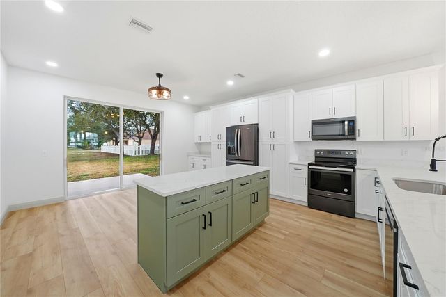 6931 34TH AVENUE E, Palmetto, FL 34221