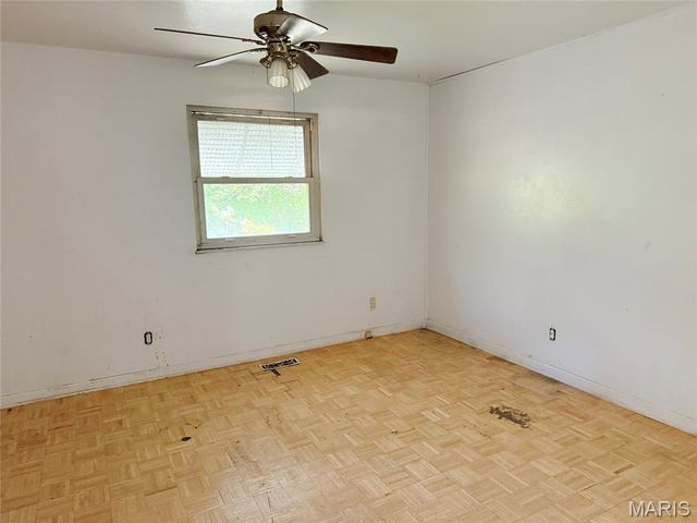 10078 Prince Drive, St Louis, MO 63136
