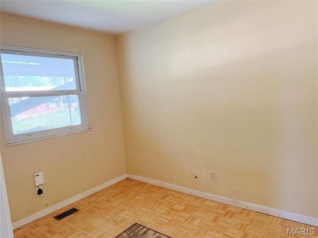 10078 Prince Drive, St Louis, MO 63136