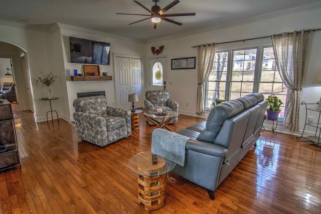 61 Lake Drive, Trenton, GA 30752