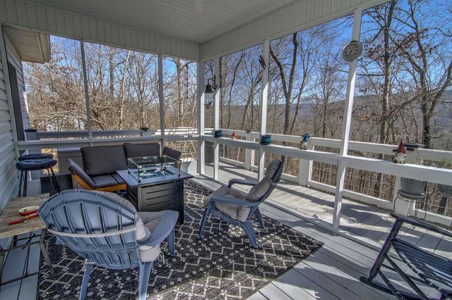 61 Lake Drive, Trenton, GA 30752