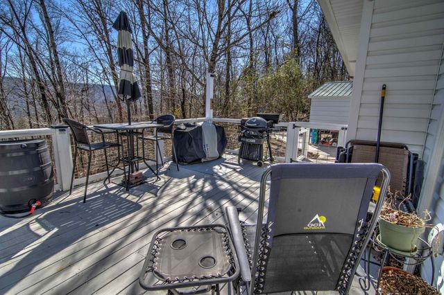 61 Lake Drive, Trenton, GA 30752