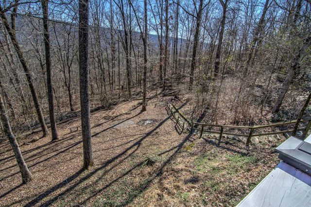 61 Lake Drive, Trenton, GA 30752