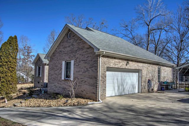 61 Lake Drive, Trenton, GA 30752