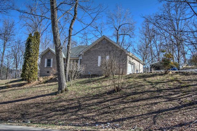 61 Lake Drive, Trenton, GA 30752