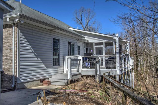 61 Lake Drive, Trenton, GA 30752