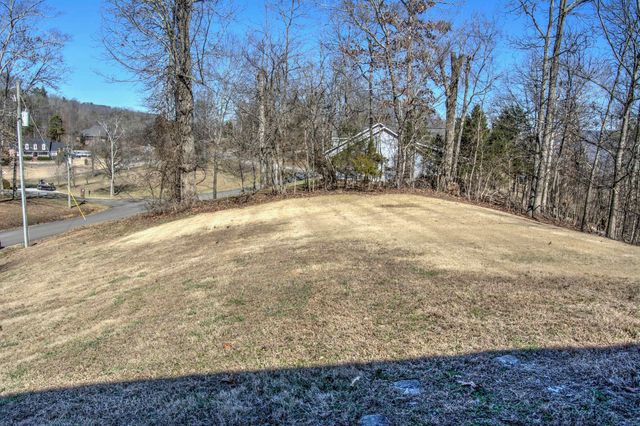 61 Lake Drive, Trenton, GA 30752