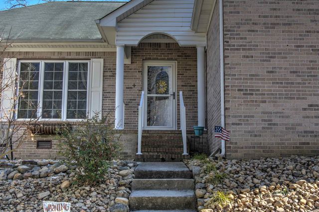 61 Lake Drive, Trenton, GA 30752