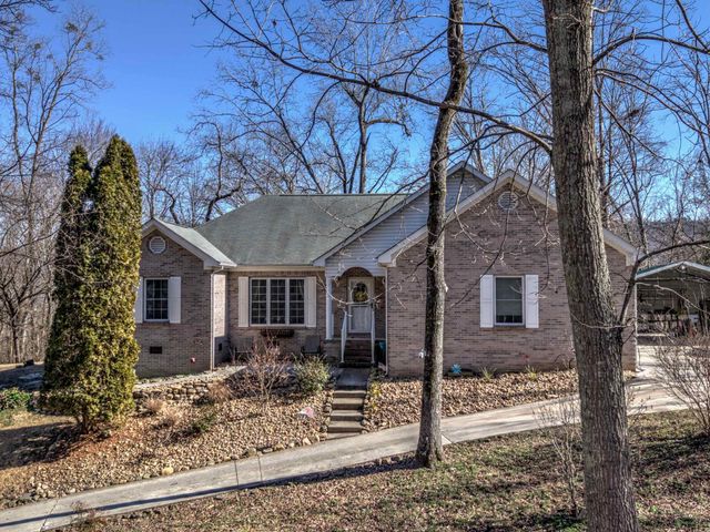 61 Lake Drive, Trenton, GA 30752