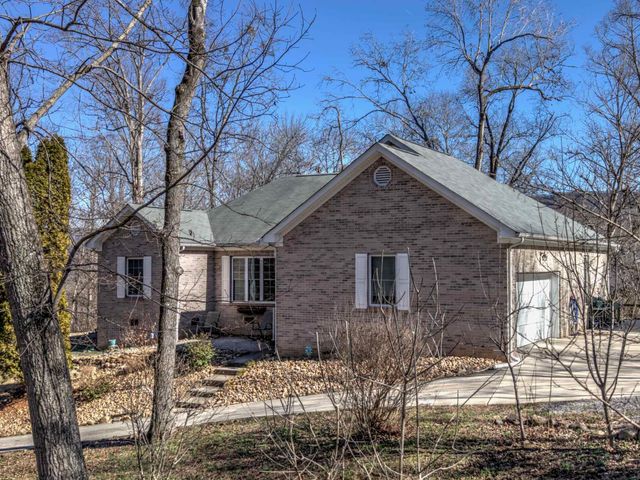 61 Lake Drive, Trenton, GA 30752