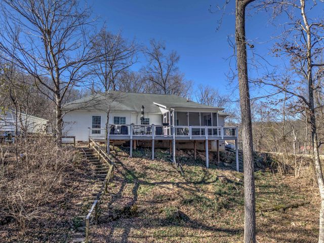 61 Lake Drive, Trenton, GA 30752