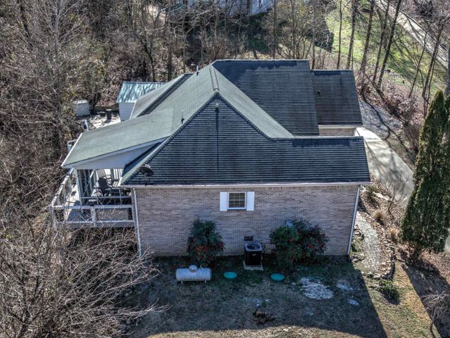 61 Lake Drive, Trenton, GA 30752