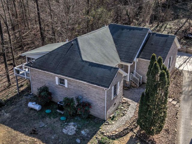 61 Lake Drive, Trenton, GA 30752